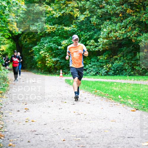 12.10.2025 - Bramfelder Halbmarathon 2025 Dr. Thomas Lammeyer http://msf.ph/oto/9348127 12.10.2025 10:26:08 Laufen  meine-sportfotos.de