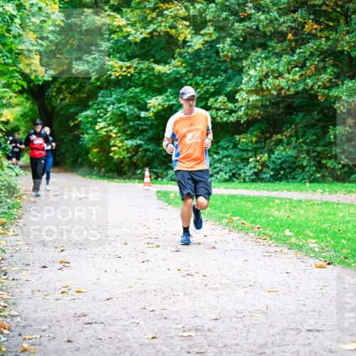 12.10.2025 - Bramfelder Halbmarathon 2025 Dr. Thomas Lammeyer http://msf.ph/oto/9348128 12.10.2025 10:26:08 Laufen  meine-sportfotos.de