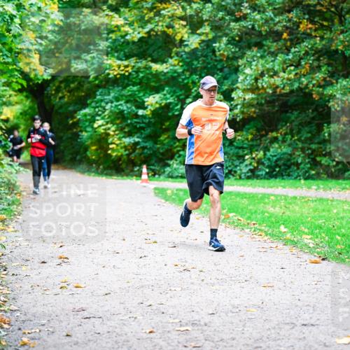 12.10.2025 - Bramfelder Halbmarathon 2025 Dr. Thomas Lammeyer http://msf.ph/oto/9348130 12.10.2025 10:26:08 Laufen  meine-sportfotos.de