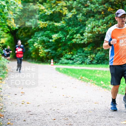 12.10.2025 - Bramfelder Halbmarathon 2025 Dr. Thomas Lammeyer http://msf.ph/oto/9348139 12.10.2025 10:26:10 Laufen  meine-sportfotos.de
