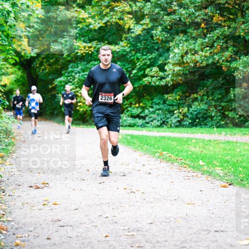 12.10.2025 - Bramfelder Halbmarathon 2025 Dr. Thomas Lammeyer http://msf.ph/oto/9348163 12.10.2025 10:26:19 Laufen 2326 meine-sportfotos.de