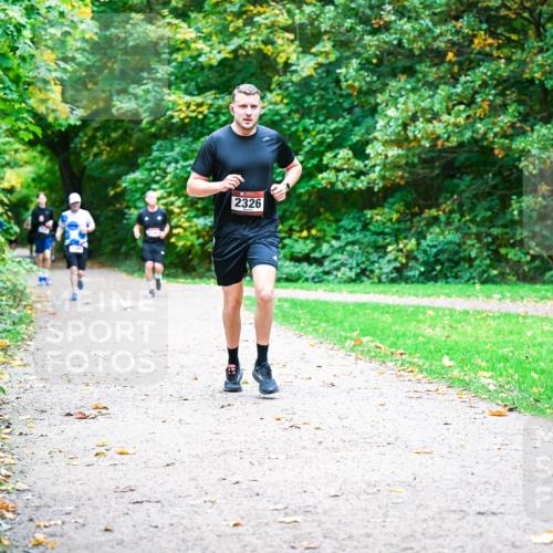 12.10.2025 - Bramfelder Halbmarathon 2025 Dr. Thomas Lammeyer http://msf.ph/oto/9348164 12.10.2025 10:26:19 Laufen 2326 meine-sportfotos.de