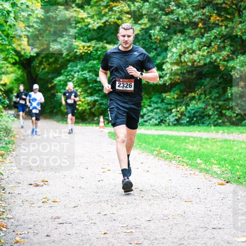 12.10.2025 - Bramfelder Halbmarathon 2025 Dr. Thomas Lammeyer http://msf.ph/oto/9348167 12.10.2025 10:26:19 Laufen 2326 meine-sportfotos.de