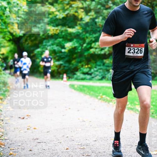 12.10.2025 - Bramfelder Halbmarathon 2025 Dr. Thomas Lammeyer http://msf.ph/oto/9348175 12.10.2025 10:26:20 Laufen 34, 2326 meine-sportfotos.de