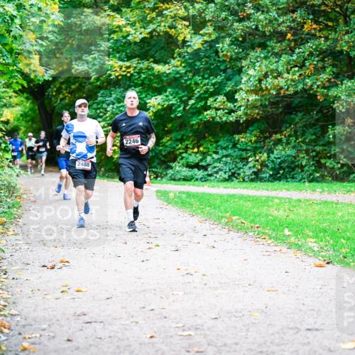 12.10.2025 - Bramfelder Halbmarathon 2025 Dr. Thomas Lammeyer http://msf.ph/oto/9348181 12.10.2025 10:26:23 Laufen 2488, 2246 meine-sportfotos.de