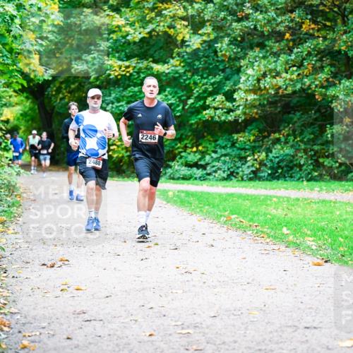 12.10.2025 - Bramfelder Halbmarathon 2025 Dr. Thomas Lammeyer http://msf.ph/oto/9348184 12.10.2025 10:26:24 Laufen 2488, 2246 meine-sportfotos.de