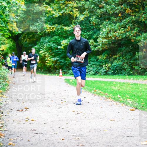 12.10.2025 - Bramfelder Halbmarathon 2025 Dr. Thomas Lammeyer http://msf.ph/oto/9348203 12.10.2025 10:26:27 Laufen 2595 meine-sportfotos.de