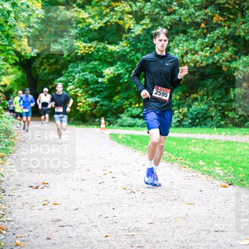 12.10.2025 - Bramfelder Halbmarathon 2025 Dr. Thomas Lammeyer http://msf.ph/oto/9348207 12.10.2025 10:26:28 Laufen 2595 meine-sportfotos.de