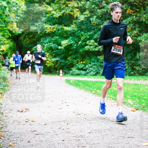 12.10.2025 - Bramfelder Halbmarathon 2025 Dr. Thomas Lammeyer http://msf.ph/oto/9348211 12.10.2025 10:26:28 Laufen 1971, 2595 meine-sportfotos.de