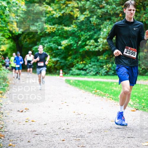 12.10.2025 - Bramfelder Halbmarathon 2025 Dr. Thomas Lammeyer http://msf.ph/oto/9348213 12.10.2025 10:26:29 Laufen 2595 meine-sportfotos.de