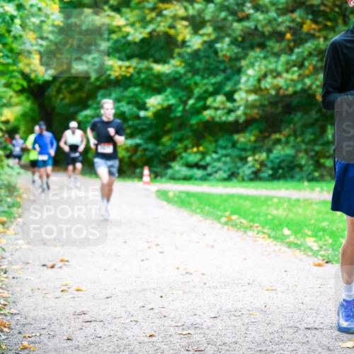 12.10.2025 - Bramfelder Halbmarathon 2025 Dr. Thomas Lammeyer http://msf.ph/oto/9348216 12.10.2025 10:26:29 Laufen 2595 meine-sportfotos.de