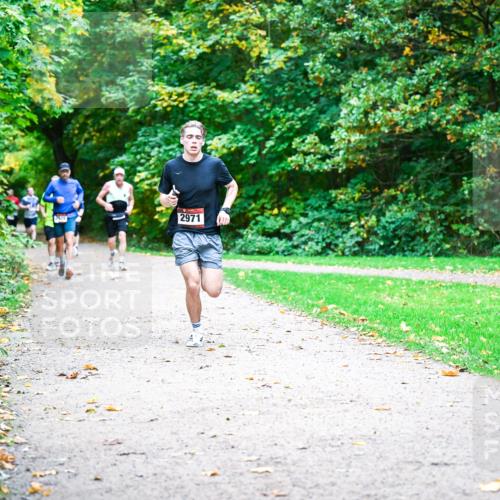 12.10.2025 - Bramfelder Halbmarathon 2025 Dr. Thomas Lammeyer http://msf.ph/oto/9348218 12.10.2025 10:26:30 Laufen 2971 meine-sportfotos.de