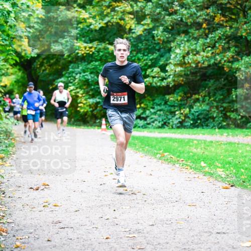 12.10.2025 - Bramfelder Halbmarathon 2025 Dr. Thomas Lammeyer http://msf.ph/oto/9348222 12.10.2025 10:26:31 Laufen 2971 meine-sportfotos.de
