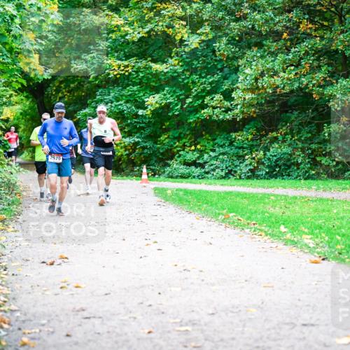 12.10.2025 - Bramfelder Halbmarathon 2025 Dr. Thomas Lammeyer http://msf.ph/oto/9348232 12.10.2025 10:26:33 Laufen 2579 meine-sportfotos.de
