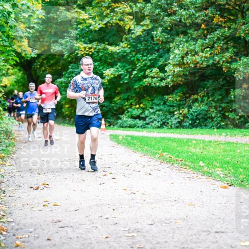12.10.2025 - Bramfelder Halbmarathon 2025 Dr. Thomas Lammeyer http://msf.ph/oto/9348273 12.10.2025 10:26:40 Laufen 2770, 2174 meine-sportfotos.de