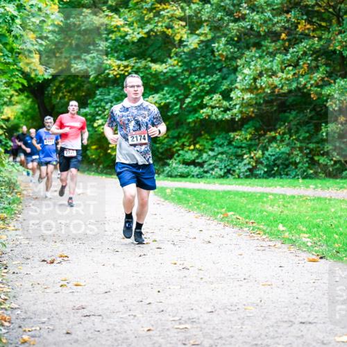 12.10.2025 - Bramfelder Halbmarathon 2025 Dr. Thomas Lammeyer http://msf.ph/oto/9348275 12.10.2025 10:26:40 Laufen 1667, 2776, 2174 meine-sportfotos.de