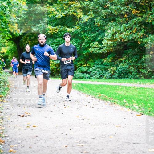 12.10.2025 - Bramfelder Halbmarathon 2025 Dr. Thomas Lammeyer http://msf.ph/oto/9348312 12.10.2025 10:26:47 Laufen 304, 2366 meine-sportfotos.de
