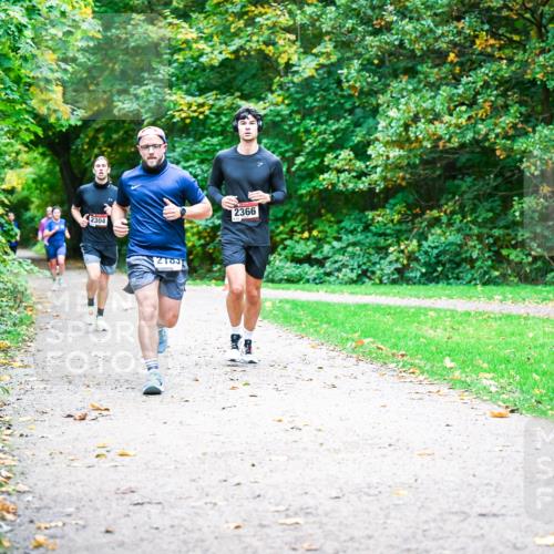 12.10.2025 - Bramfelder Halbmarathon 2025 Dr. Thomas Lammeyer http://msf.ph/oto/9348313 12.10.2025 10:26:47 Laufen 2304, 2183, 2366 meine-sportfotos.de