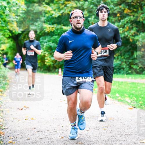 12.10.2025 - Bramfelder Halbmarathon 2025 Dr. Thomas Lammeyer http://msf.ph/oto/9348324 12.10.2025 10:26:49 Laufen 1364, 2109, 120, 366 meine-sportfotos.de