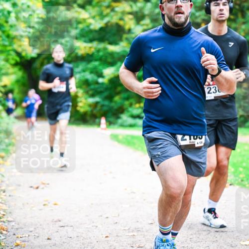 12.10.2025 - Bramfelder Halbmarathon 2025 Dr. Thomas Lammeyer http://msf.ph/oto/9348327 12.10.2025 10:26:49 Laufen 4100, 120, 23 meine-sportfotos.de