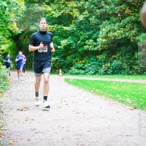 12.10.2025 - Bramfelder Halbmarathon 2025 Dr. Thomas Lammeyer http://msf.ph/oto/9348329 12.10.2025 10:26:50 Laufen 304 meine-sportfotos.de