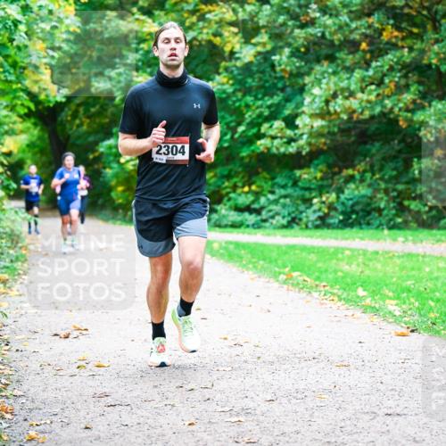 12.10.2025 - Bramfelder Halbmarathon 2025 Dr. Thomas Lammeyer http://msf.ph/oto/9348334 12.10.2025 10:26:51 Laufen 2304, 102 meine-sportfotos.de