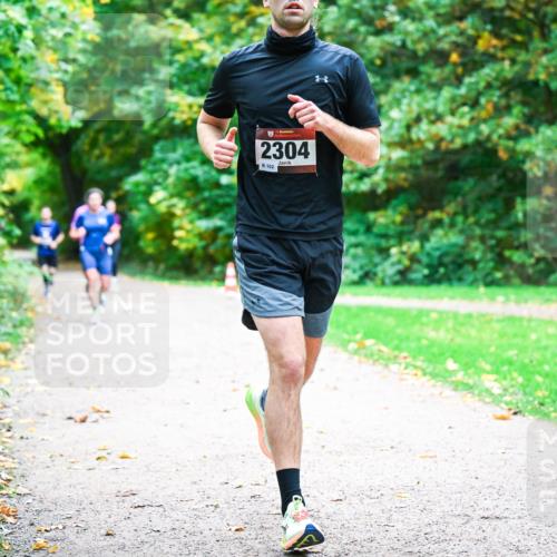 12.10.2025 - Bramfelder Halbmarathon 2025 Dr. Thomas Lammeyer http://msf.ph/oto/9348338 12.10.2025 10:26:51 Laufen 34, 2304, 102 meine-sportfotos.de