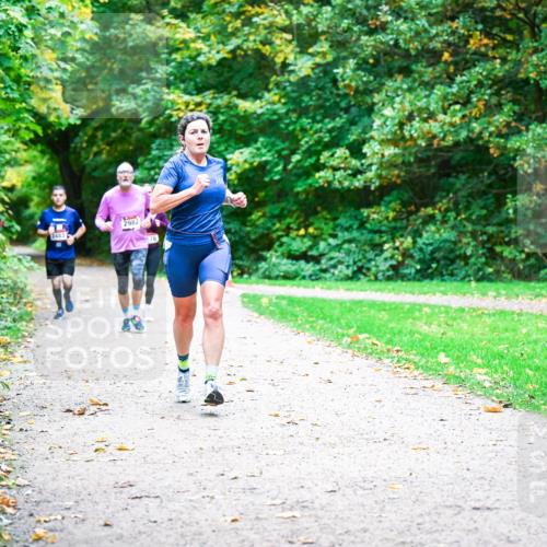 12.10.2025 - Bramfelder Halbmarathon 2025 Dr. Thomas Lammeyer http://msf.ph/oto/9348347 12.10.2025 10:26:55 Laufen 2483, 2982 meine-sportfotos.de
