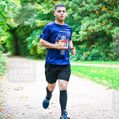 12.10.2025 - Bramfelder Halbmarathon 2025 Dr. Thomas Lammeyer http://msf.ph/oto/9348378 12.10.2025 10:27:00 Laufen 3 meine-sportfotos.de