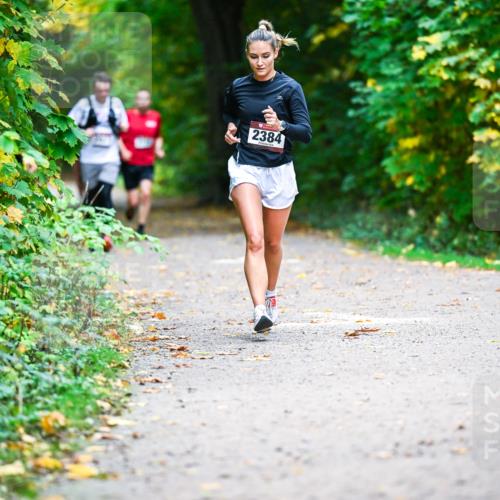 12.10.2025 - Bramfelder Halbmarathon 2025 Dr. Thomas Lammeyer http://msf.ph/oto/9348383 12.10.2025 10:27:11 Laufen 2384 meine-sportfotos.de