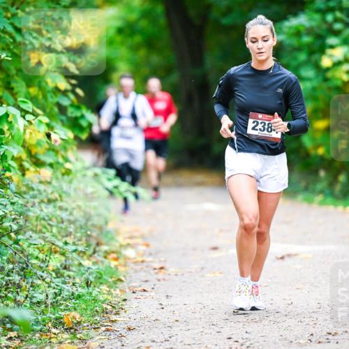 12.10.2025 - Bramfelder Halbmarathon 2025 Dr. Thomas Lammeyer http://msf.ph/oto/9348398 12.10.2025 10:27:13 Laufen 238 meine-sportfotos.de