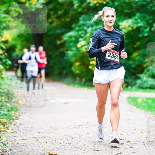 12.10.2025 - Bramfelder Halbmarathon 2025 Dr. Thomas Lammeyer http://msf.ph/oto/9348401 12.10.2025 10:27:15 Laufen 2384 meine-sportfotos.de