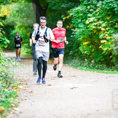 12.10.2025 - Bramfelder Halbmarathon 2025 Dr. Thomas Lammeyer http://msf.ph/oto/9348407 12.10.2025 10:27:17 Laufen 2927, 2289 meine-sportfotos.de