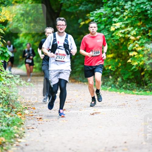 12.10.2025 - Bramfelder Halbmarathon 2025 Dr. Thomas Lammeyer http://msf.ph/oto/9348416 12.10.2025 10:27:18 Laufen 289, 2927 meine-sportfotos.de