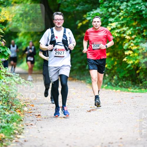 12.10.2025 - Bramfelder Halbmarathon 2025 Dr. Thomas Lammeyer http://msf.ph/oto/9348420 12.10.2025 10:27:19 Laufen 2927, 228 meine-sportfotos.de