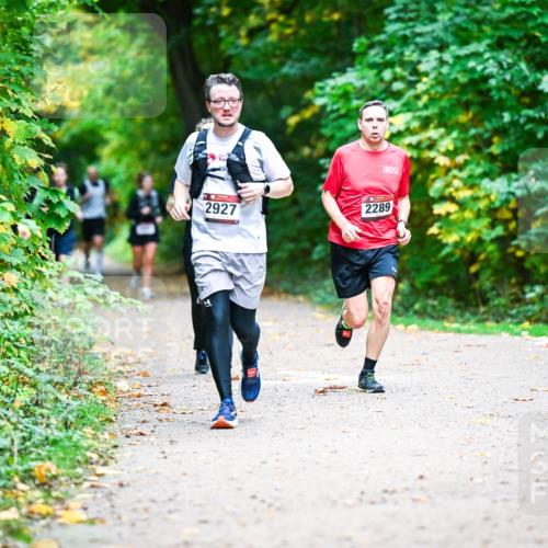 12.10.2025 - Bramfelder Halbmarathon 2025 Dr. Thomas Lammeyer http://msf.ph/oto/9348422 12.10.2025 10:27:19 Laufen 1, 2927, 2289 meine-sportfotos.de