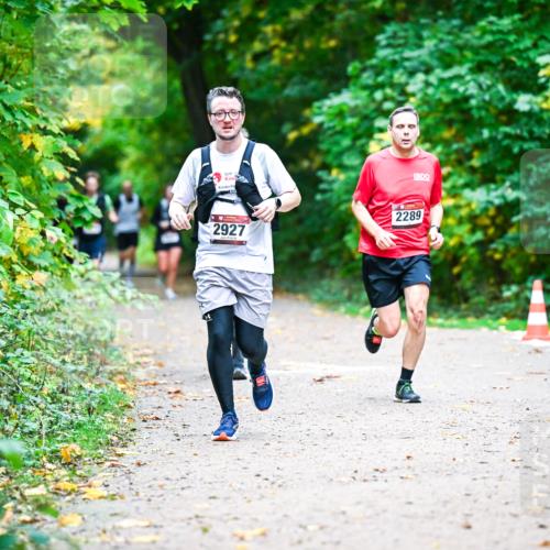 12.10.2025 - Bramfelder Halbmarathon 2025 Dr. Thomas Lammeyer http://msf.ph/oto/9348428 12.10.2025 10:27:20 Laufen 2927, 2289 meine-sportfotos.de