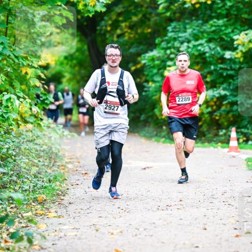 12.10.2025 - Bramfelder Halbmarathon 2025 Dr. Thomas Lammeyer http://msf.ph/oto/9348431 12.10.2025 10:27:20 Laufen 2927, 2289 meine-sportfotos.de