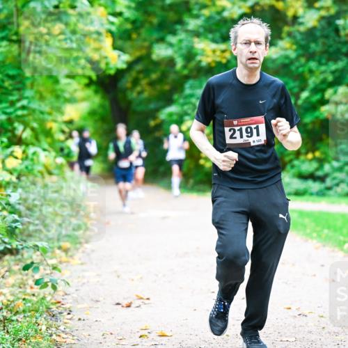 12.10.2025 - Bramfelder Halbmarathon 2025 Dr. Thomas Lammeyer http://msf.ph/oto/9348463 12.10.2025 10:27:26 Laufen 34, 2191, 123 meine-sportfotos.de