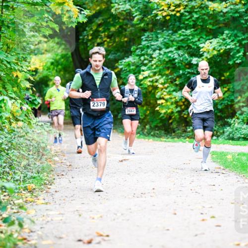 12.10.2025 - Bramfelder Halbmarathon 2025 Dr. Thomas Lammeyer http://msf.ph/oto/9348473 12.10.2025 10:27:29 Laufen 2379, 2667 meine-sportfotos.de