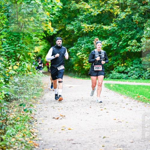 12.10.2025 - Bramfelder Halbmarathon 2025 Dr. Thomas Lammeyer http://msf.ph/oto/9348494 12.10.2025 10:27:34 Laufen 2471, 2667 meine-sportfotos.de