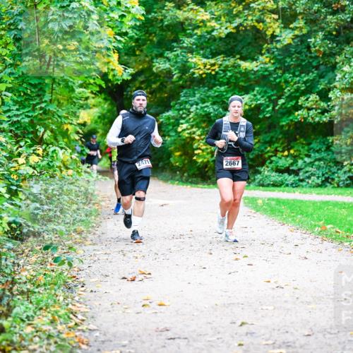 12.10.2025 - Bramfelder Halbmarathon 2025 Dr. Thomas Lammeyer http://msf.ph/oto/9348495 12.10.2025 10:27:34 Laufen 2471, 2667 meine-sportfotos.de