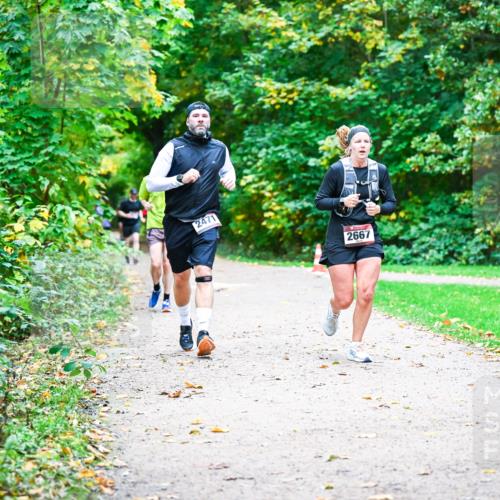 12.10.2025 - Bramfelder Halbmarathon 2025 Dr. Thomas Lammeyer http://msf.ph/oto/9348500 12.10.2025 10:27:35 Laufen 2471, 2667 meine-sportfotos.de