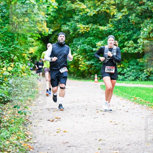 12.10.2025 - Bramfelder Halbmarathon 2025 Dr. Thomas Lammeyer http://msf.ph/oto/9348501 12.10.2025 10:27:35 Laufen 2471, 2667 meine-sportfotos.de