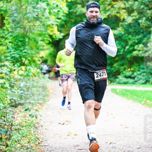 12.10.2025 - Bramfelder Halbmarathon 2025 Dr. Thomas Lammeyer http://msf.ph/oto/9348513 12.10.2025 10:27:37 Laufen 2471, 2667 meine-sportfotos.de