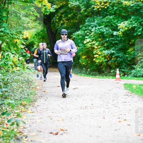 12.10.2025 - Bramfelder Halbmarathon 2025 Dr. Thomas Lammeyer http://msf.ph/oto/9348547 12.10.2025 10:27:45 Laufen 2253, 25 meine-sportfotos.de
