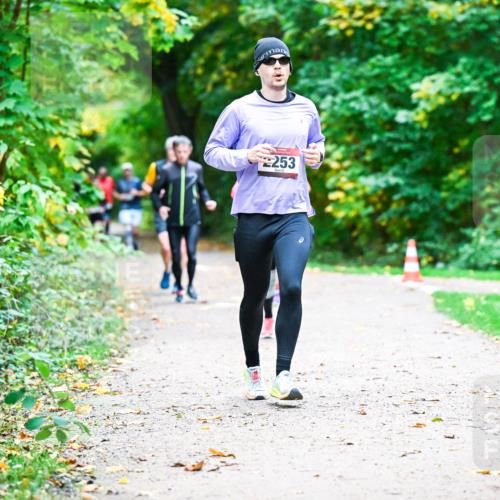 12.10.2025 - Bramfelder Halbmarathon 2025 Dr. Thomas Lammeyer http://msf.ph/oto/9348564 12.10.2025 10:27:47 Laufen 253 meine-sportfotos.de