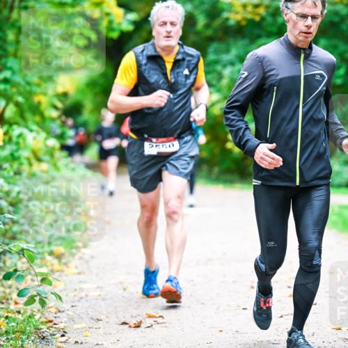 12.10.2025 - Bramfelder Halbmarathon 2025 Dr. Thomas Lammeyer http://msf.ph/oto/9348601 12.10.2025 10:27:54 Laufen  meine-sportfotos.de