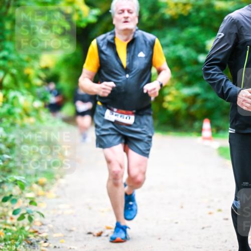 12.10.2025 - Bramfelder Halbmarathon 2025 Dr. Thomas Lammeyer http://msf.ph/oto/9348605 12.10.2025 10:27:54 Laufen 3260 meine-sportfotos.de