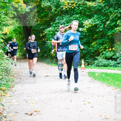 12.10.2025 - Bramfelder Halbmarathon 2025 Dr. Thomas Lammeyer http://msf.ph/oto/9348614 12.10.2025 10:27:58 Laufen 2462, 2378, 235 meine-sportfotos.de